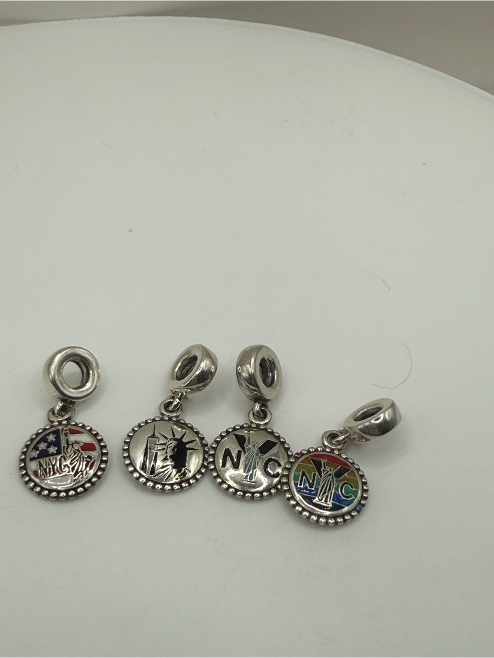 Pandora CHOOSE 1 New York City Charm!